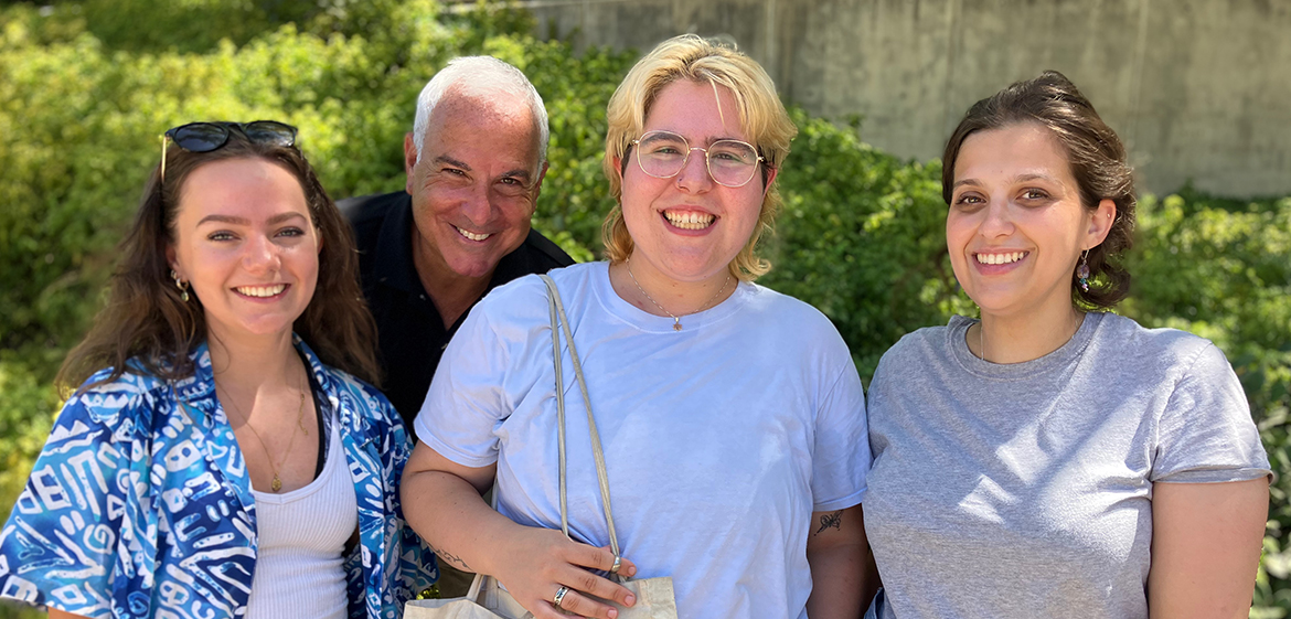 Jessica Johnson ’23, Annie Slate ’24, and Dora Kianovsky ’23 with Professor Justin Cammy learning at the Tel Aviv University Yiddish summer program, July 2023. 