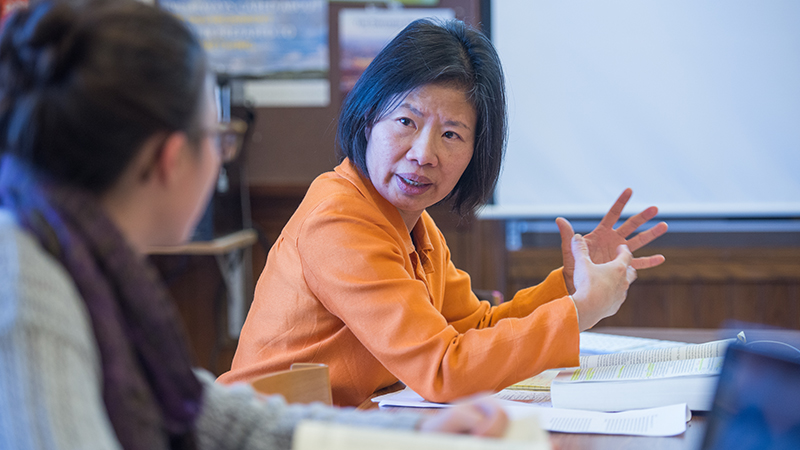 Sujane Wu teaching in classroom, Smith College