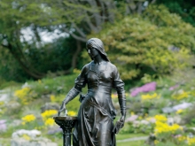 Lanning fountain in spring