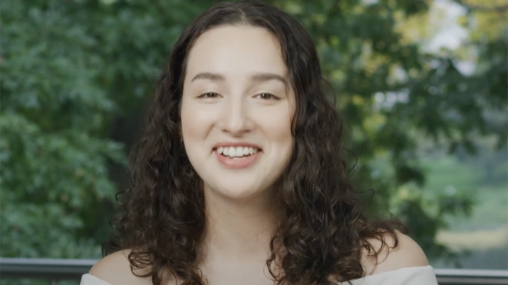 Headshot of Gabriela Lopez '23